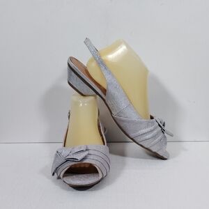 01400 Comfortview metallic silver Deja slingback peep toe pumps 10W